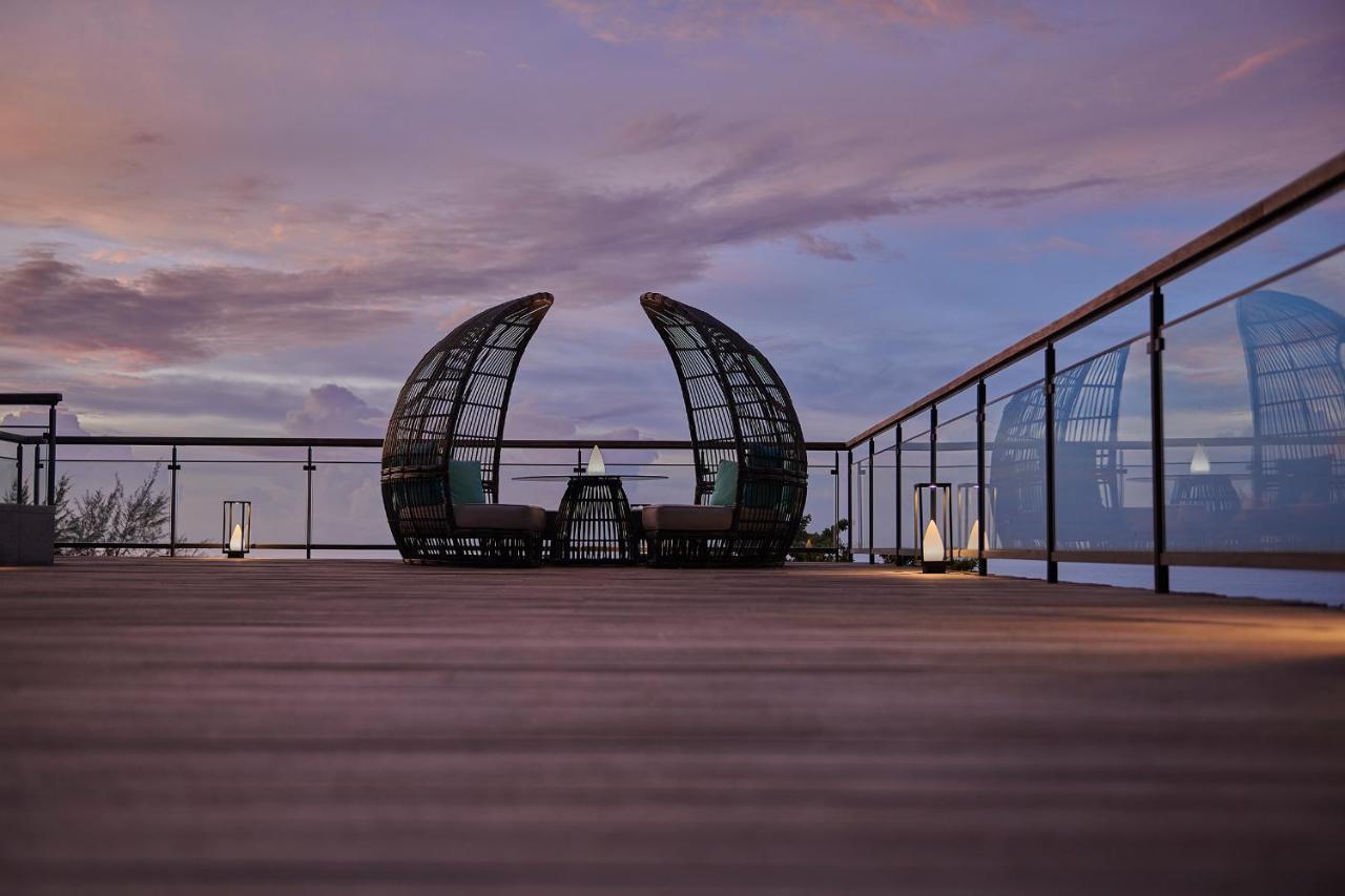 Angsana Teluk Bahang, Penang Batu Ferringhi Exterior photo The Sky Bar